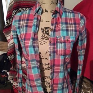 Hollister button down long sleeve plaid shirt